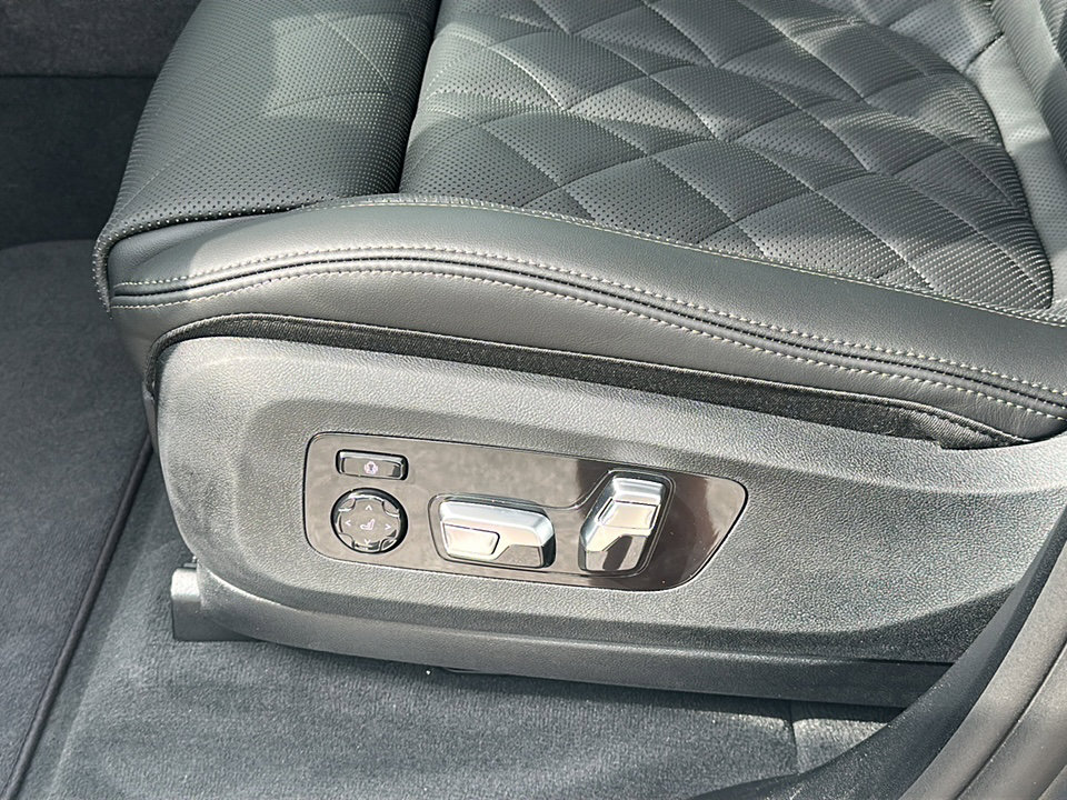 New 2026 BMW X5 xDrive40i w/ M Sport Package image 12