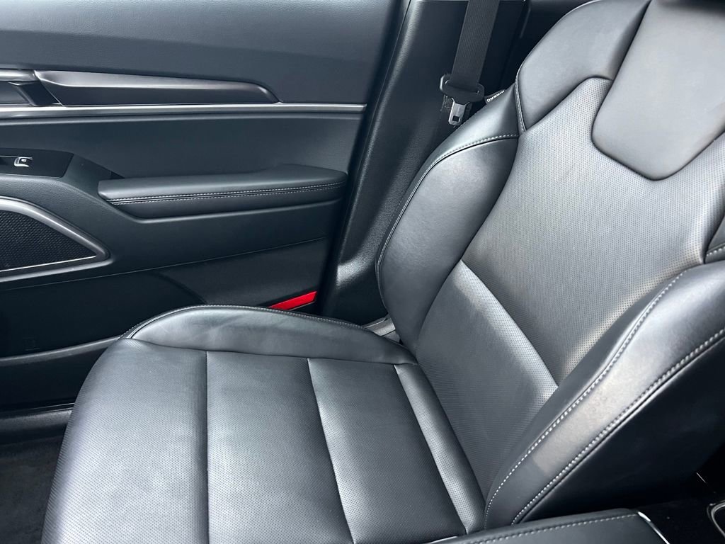 Used 2025 Kia Telluride S image 35