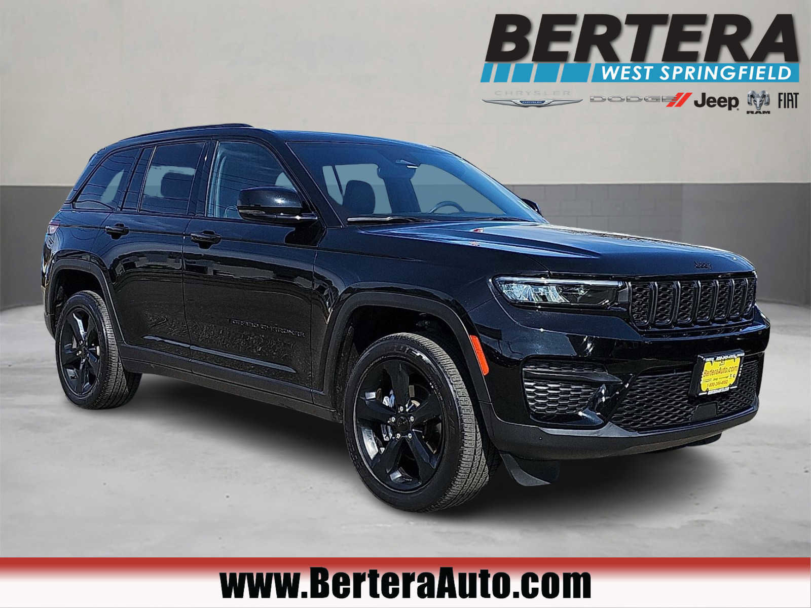 Used 2023 Jeep Grand Cherokee Altitude image 1