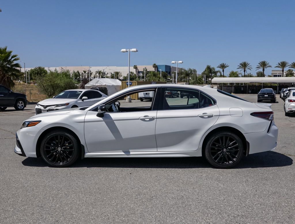 Used 2022 Toyota Camry XSE FWD image 7