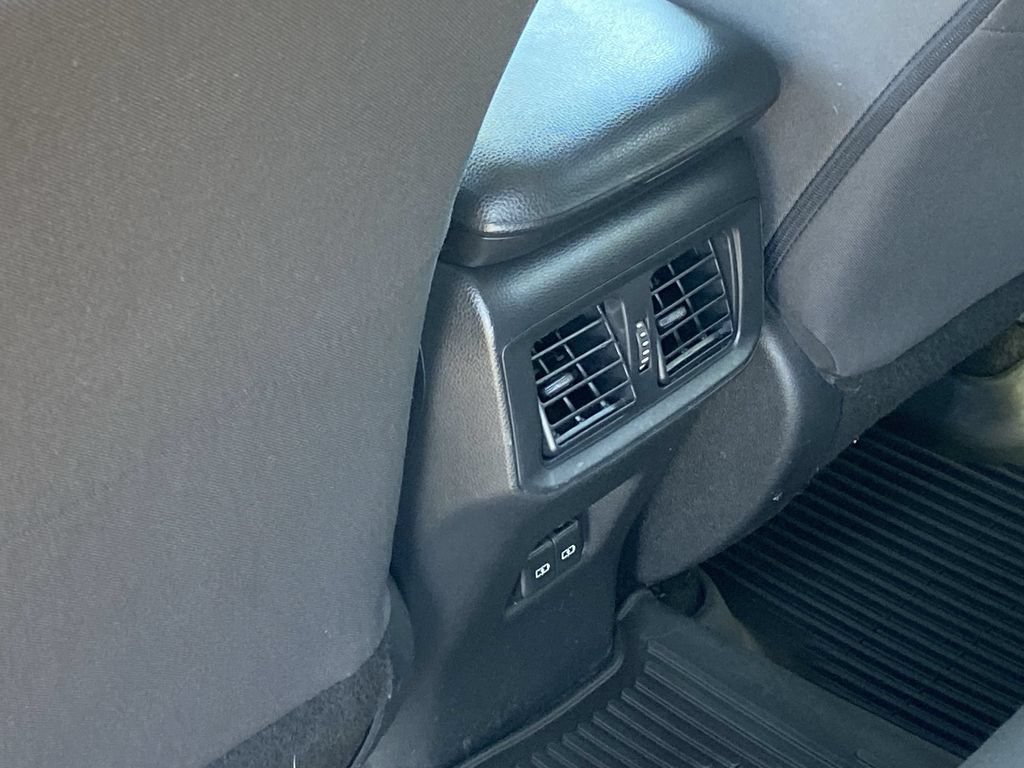 Used 2024 Toyota RAV4 XLE AWD/4WD image 16