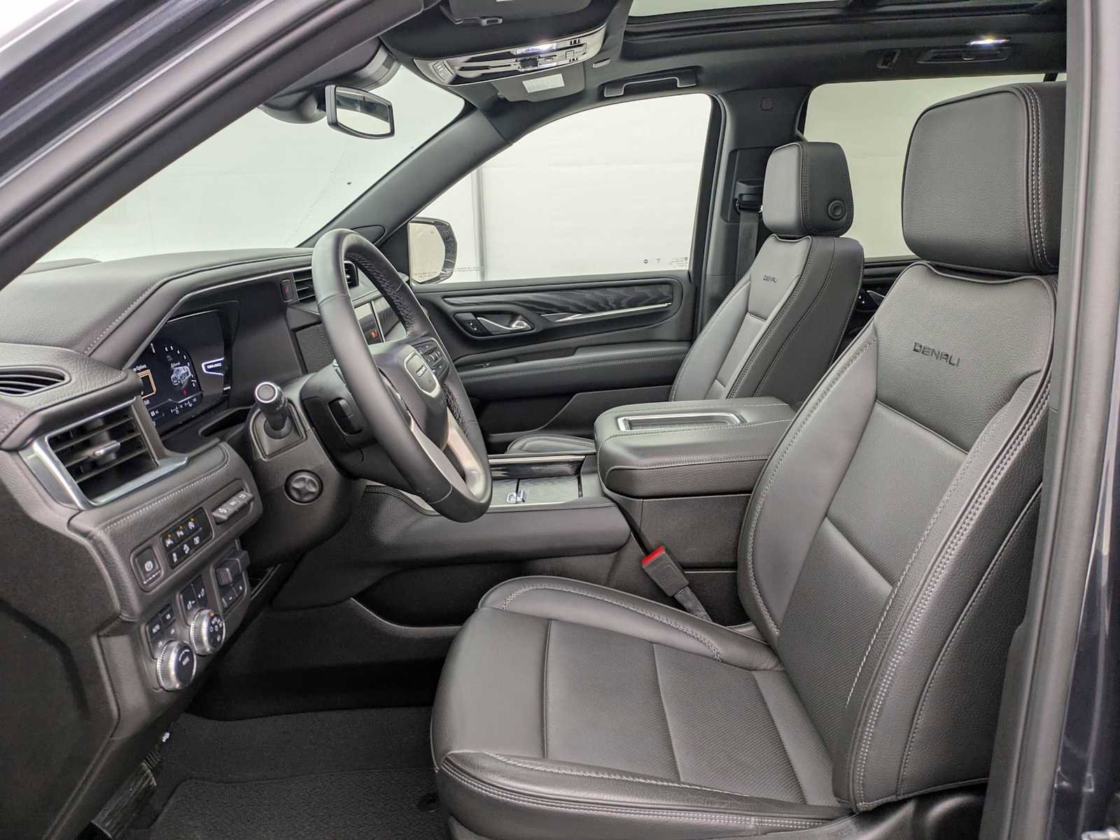 Used 2024 GMC Yukon Denali w/ Max Trailering Package image 18