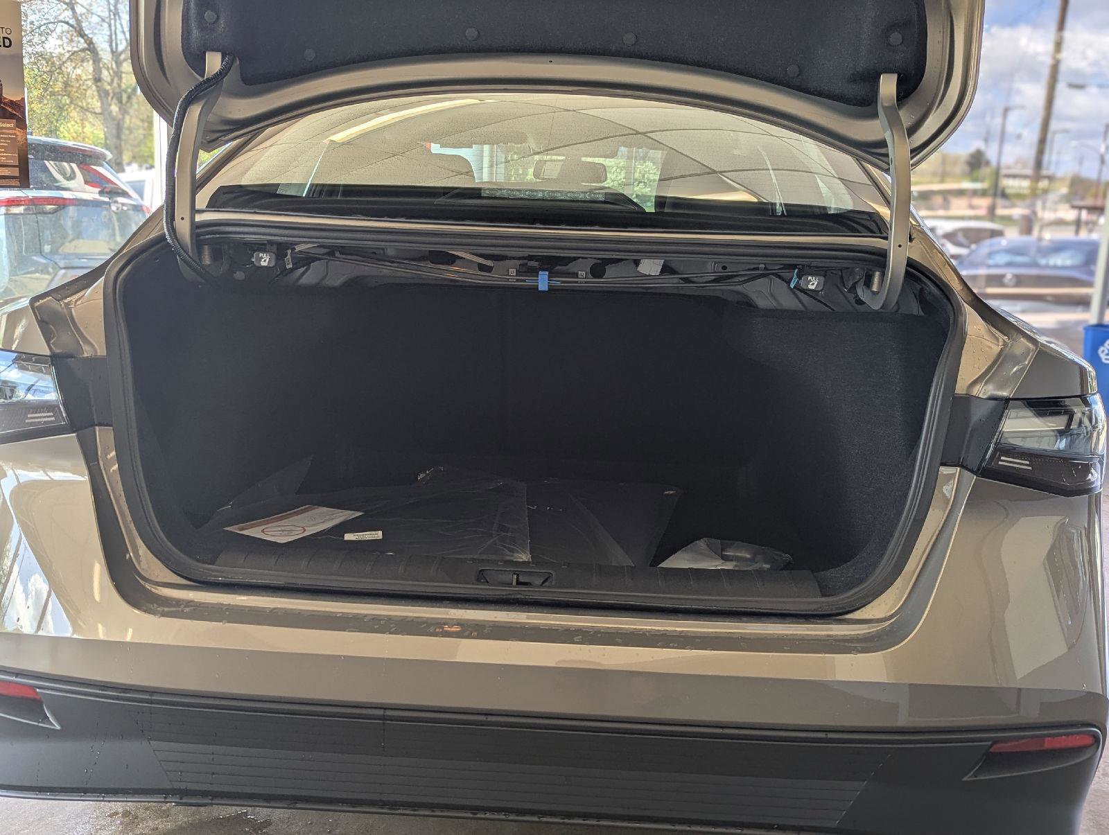 New 2026 Nissan Sentra SV FWD image 32