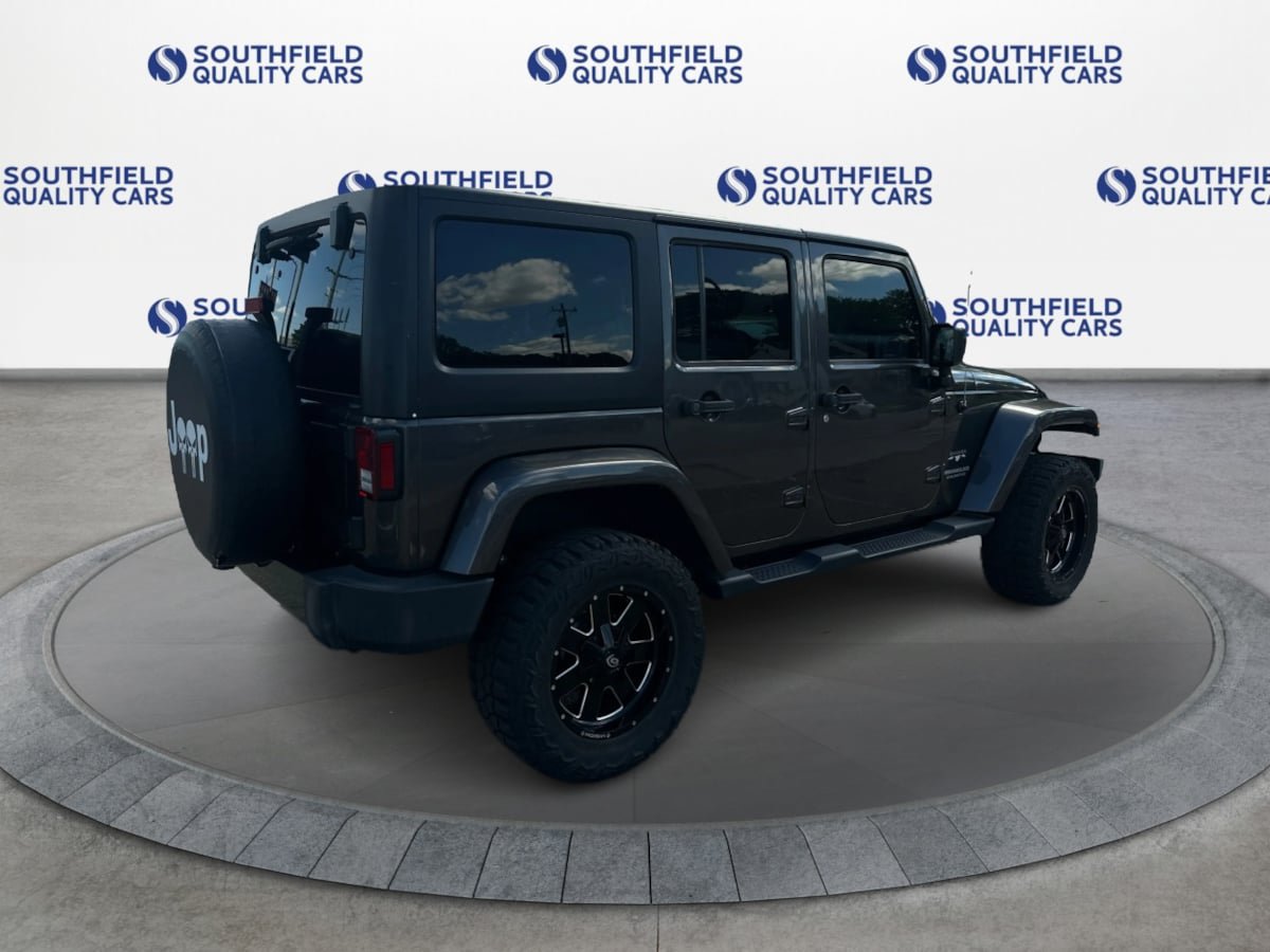 Used 2017 Jeep Wrangler Unlimited Sahara AWD/4WD image 7