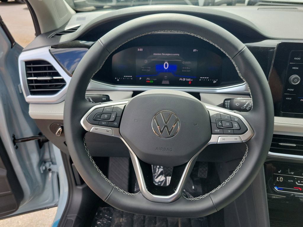 New 2026 Volkswagen Taos SE image 20