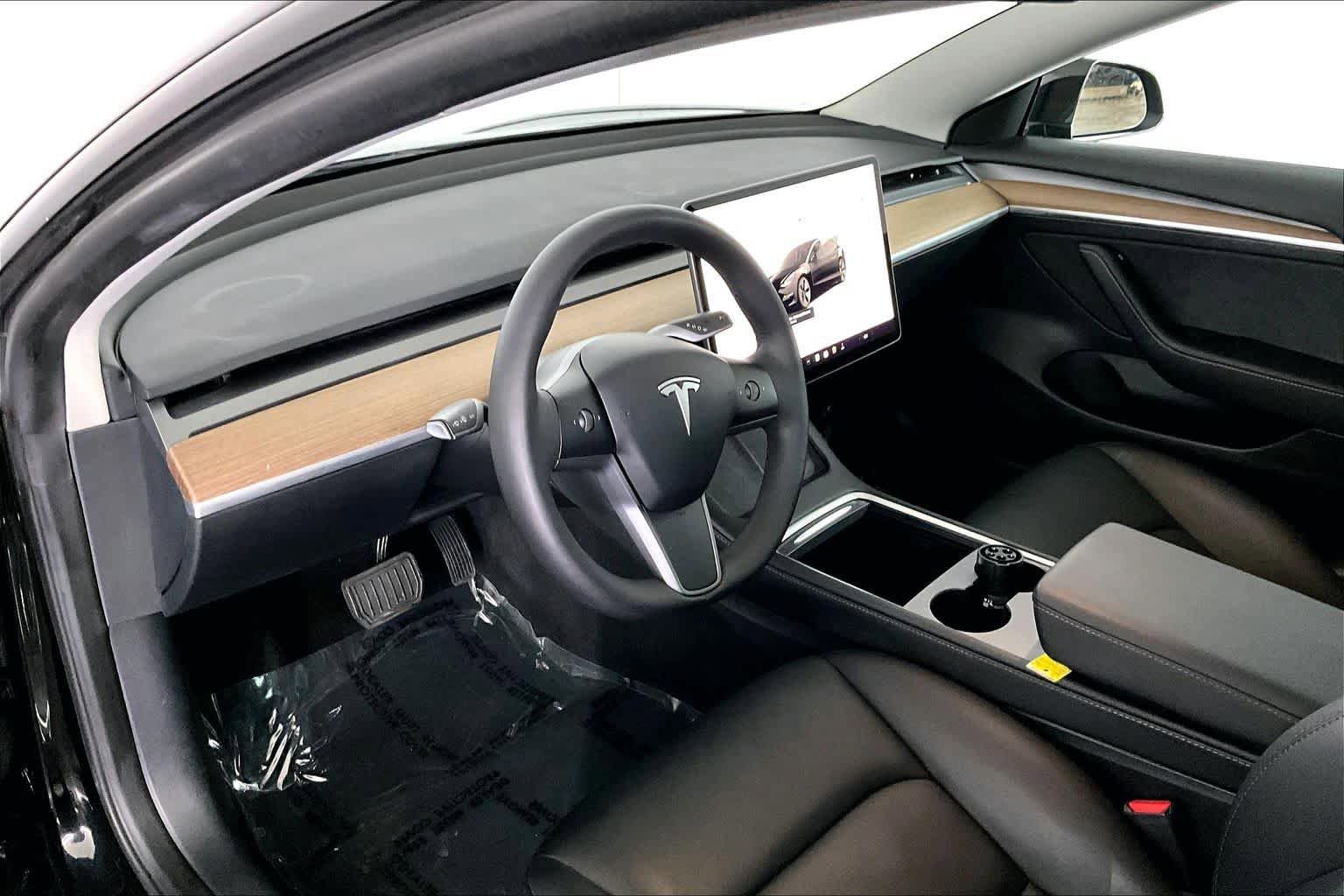 Used 2023 Tesla Model 3 Standard Range RWD image 16