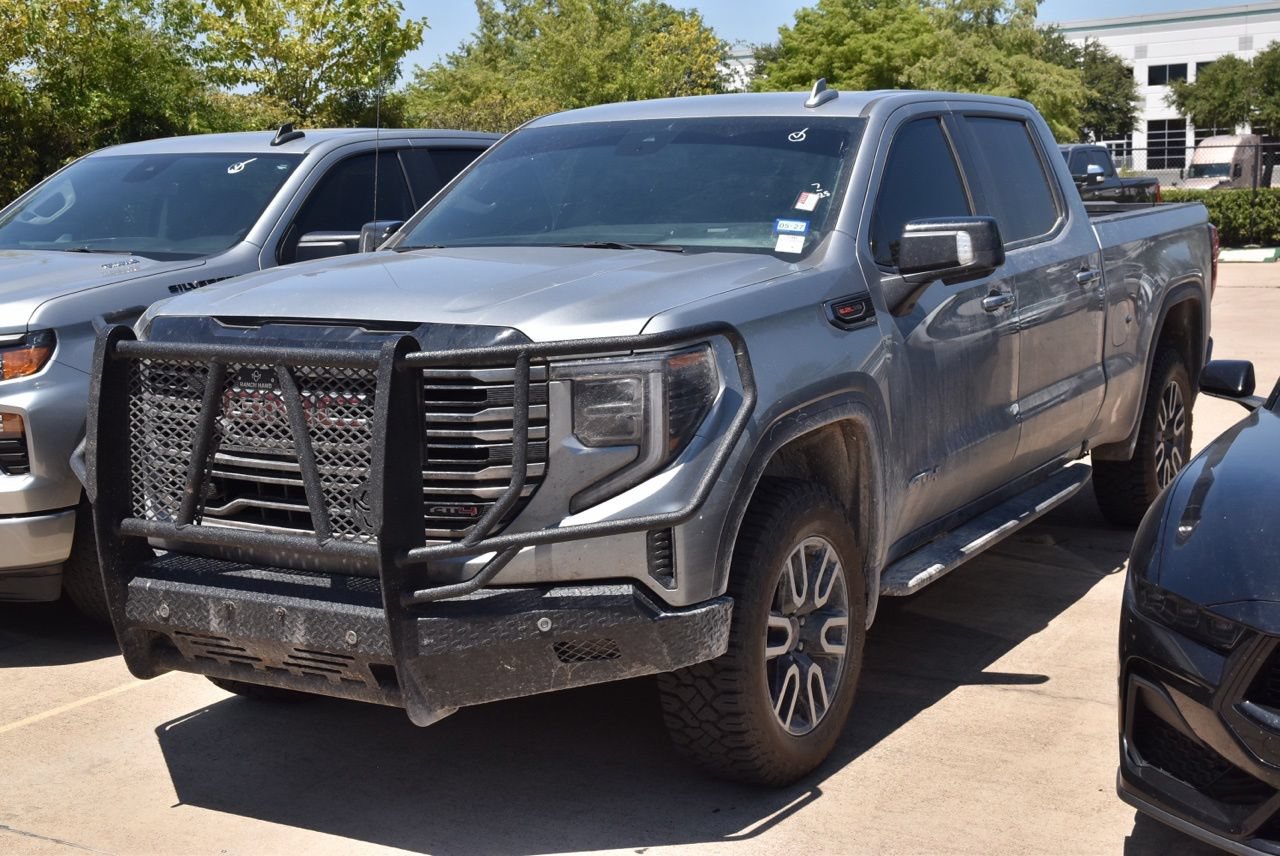 Used 2025 GMC Sierra 1500 AT4 w/ AT4 Premium Package AWD/4WD image 2