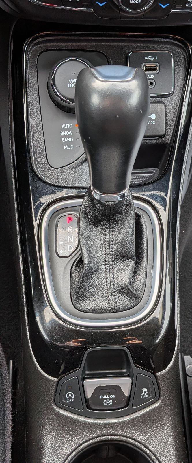 Used 2020 Jeep Compass Latitude AWD/4WD image 16