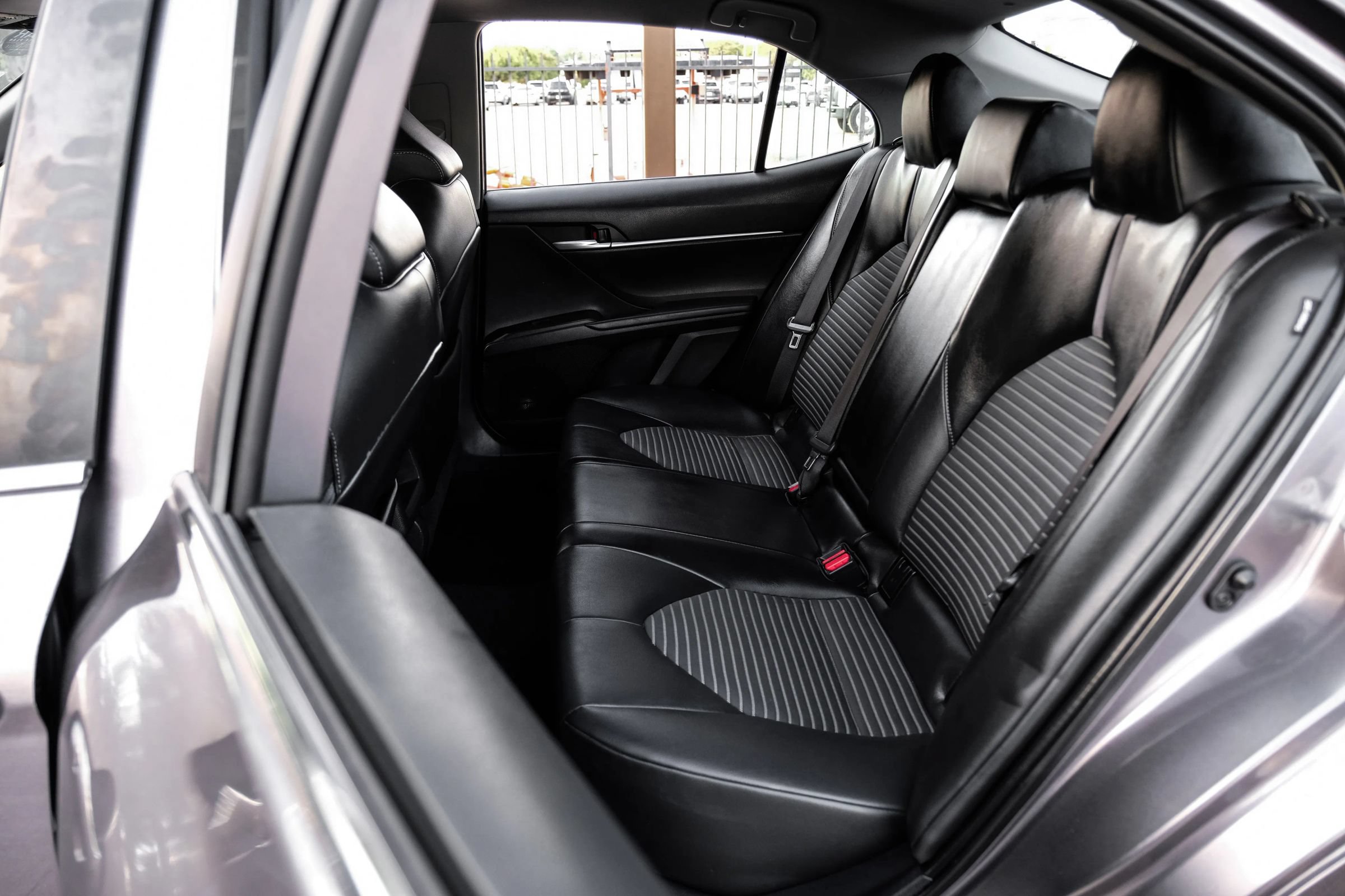 Used 2022 Toyota Camry SE w/ Convenience Package FWD image 43
