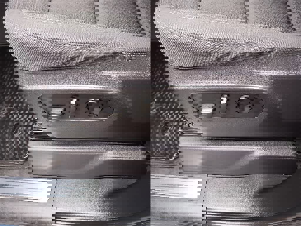 Used 2024 GMC Sierra 1500 SLE image 12