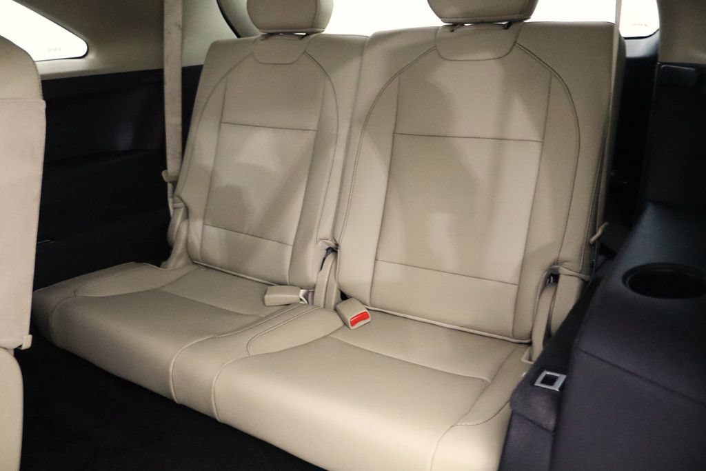Used 2020 Acura MDX w/ Technology Package AWD/4WD image 11
