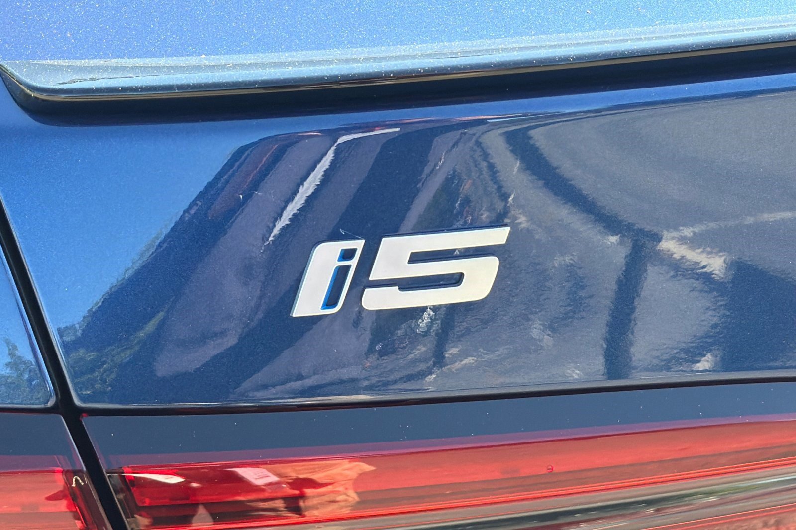 Used 2025 BMW i5 xDrive40 w/ Executive Package image 39