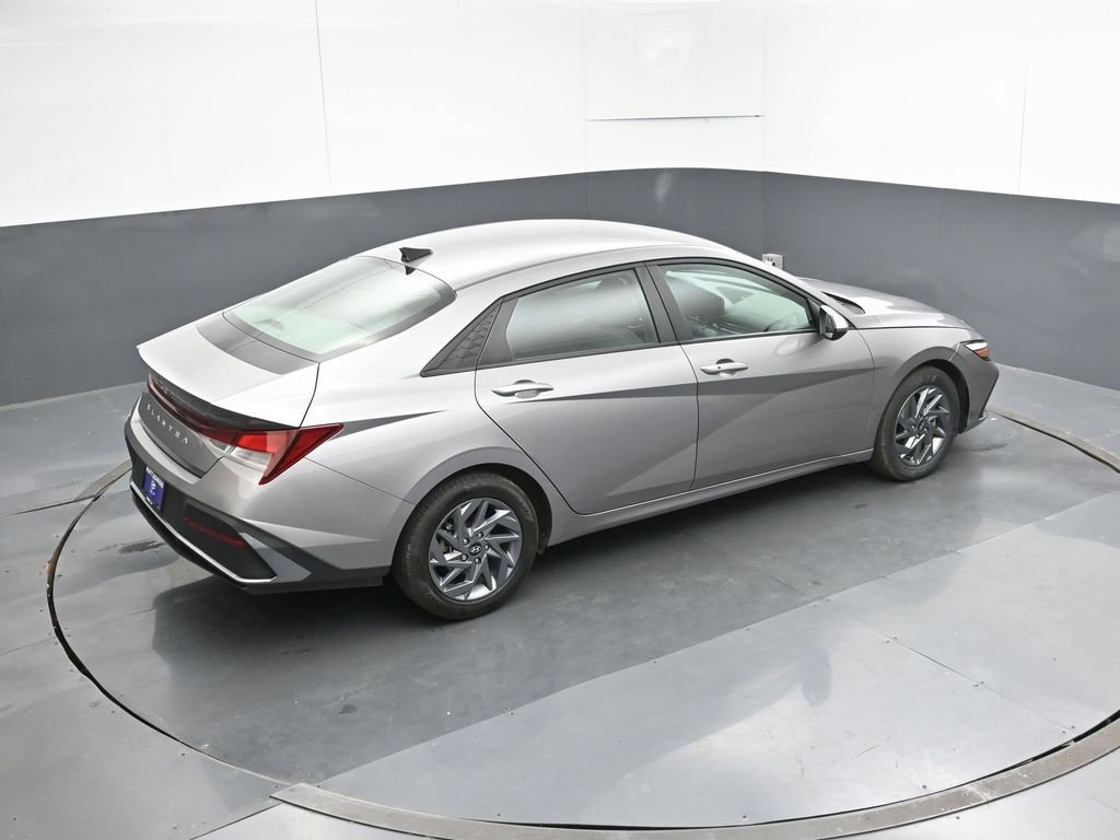Used 2024 Hyundai Elantra SEL image 48