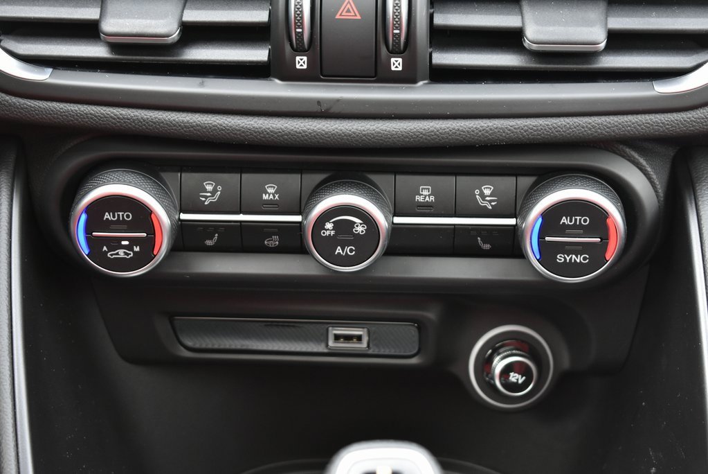 New 2025 Alfa Romeo Giulia AWD image 13