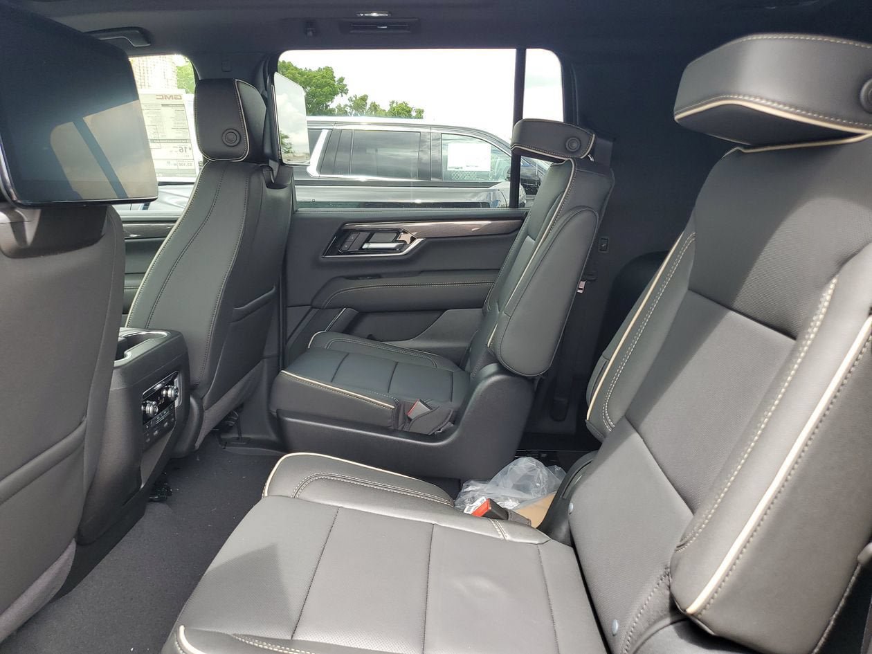 New 2026 GMC Yukon XL Elevation w/ Elevation Premium Package AWD/4WD image 11