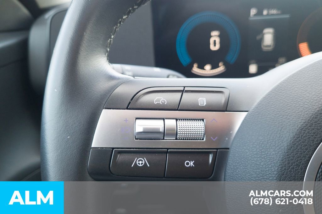 Used 2025 Hyundai Kona SEL image 30