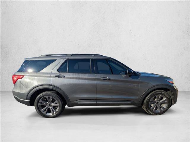 Used 2023 Ford Explorer XLT w/ Equipment Group 202A AWD/4WD video 4