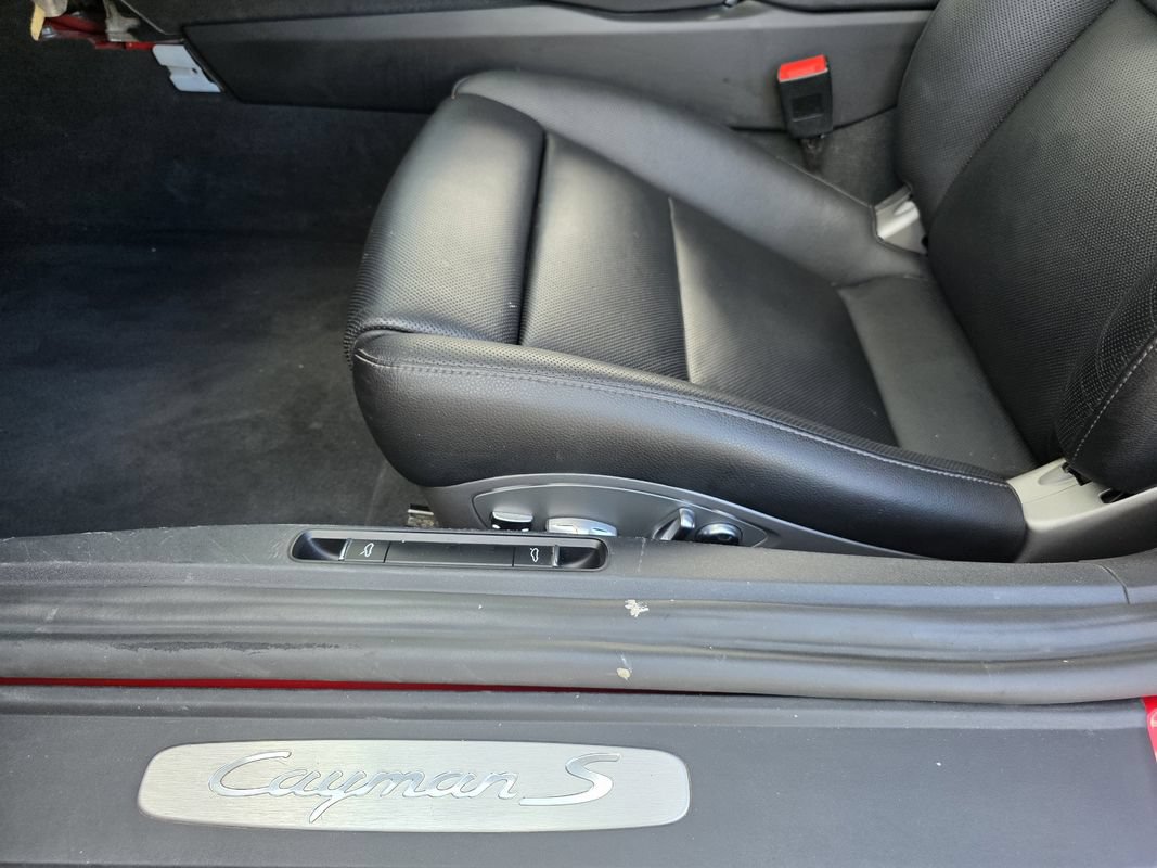 Used 2021 Porsche 718 Cayman S RWD image 21