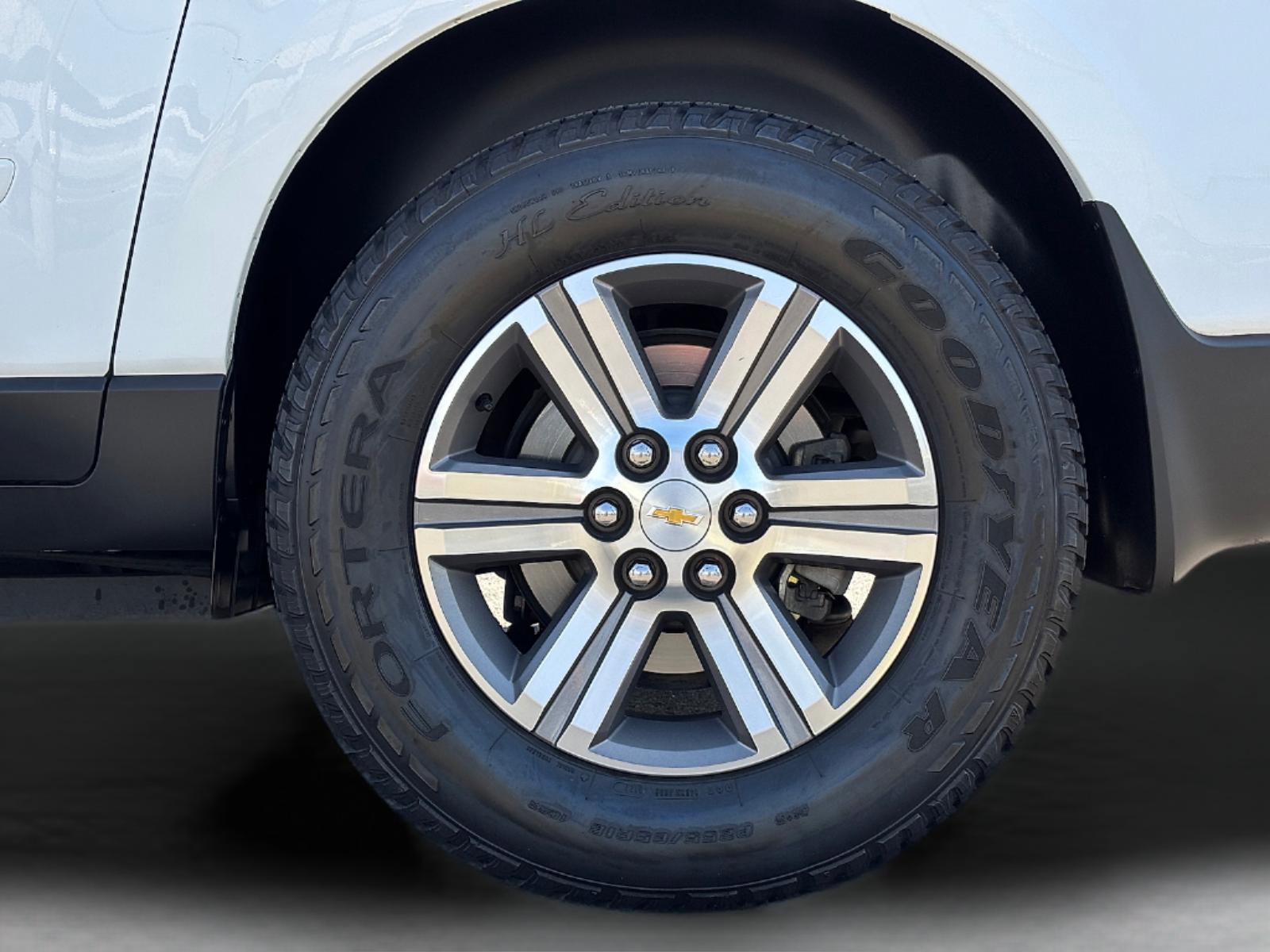 Used 2017 Chevrolet Traverse LT FWD image 14