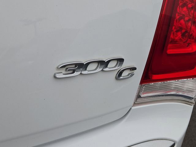 Used 2017 Chrysler 300 C Platinum image 31