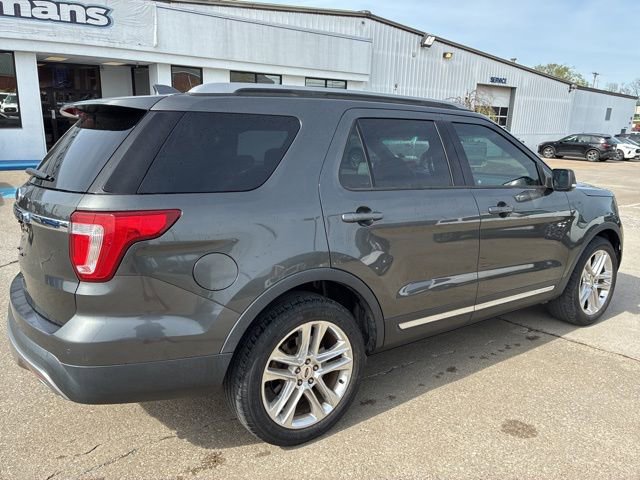 Used 2017 Ford Explorer XLT w/ Equipment Group 202A image 7