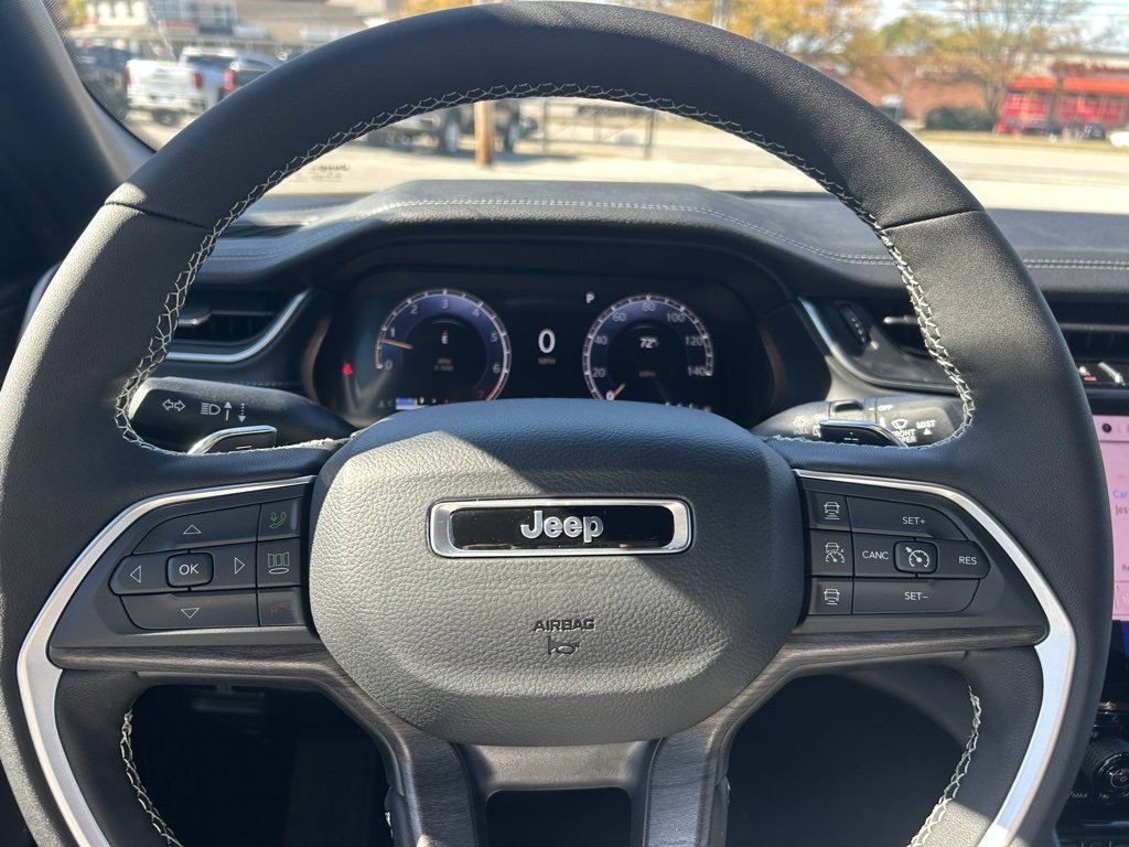 New 2025 Jeep Grand Cherokee L Limited image 17