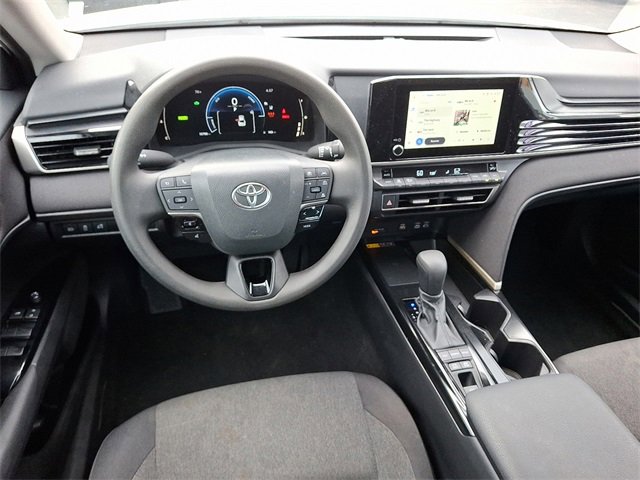 Used 2025 Toyota Camry LE image 11