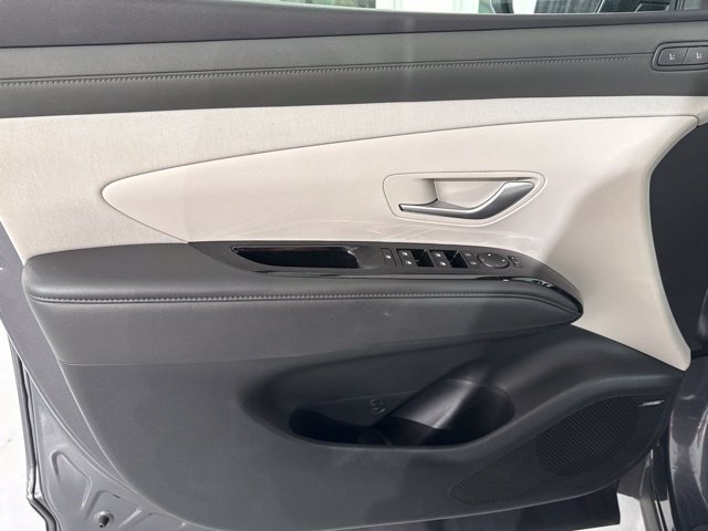 Used 2025 Hyundai Tucson Limited AWD/4WD image 19