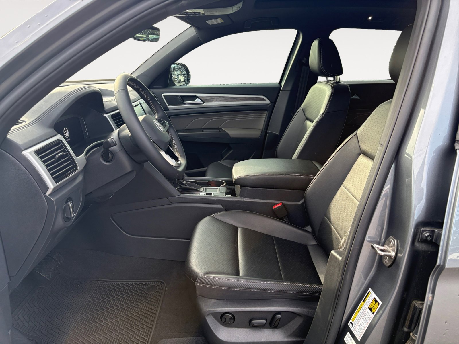 Certified 2022 Volkswagen Atlas Cross Sport SE w/ Panoramic Sunroof Package FWD image 20
