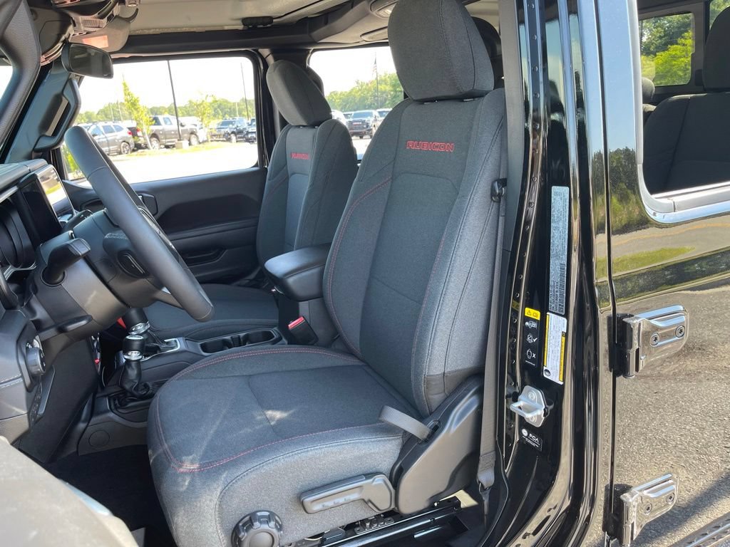Certified 2025 Jeep Gladiator Rubicon w/ Convenience Group AWD/4WD image 35