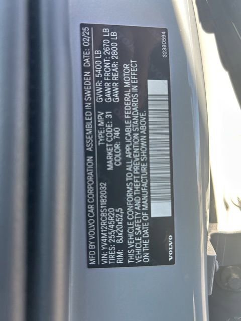 Certified 2025 Volvo XC60 B5 Plus AWD/4WD image 28