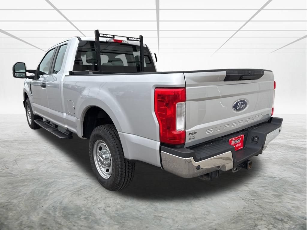 Used 2017 Ford F250 XL w/ Power Equipment Group RWD image 3