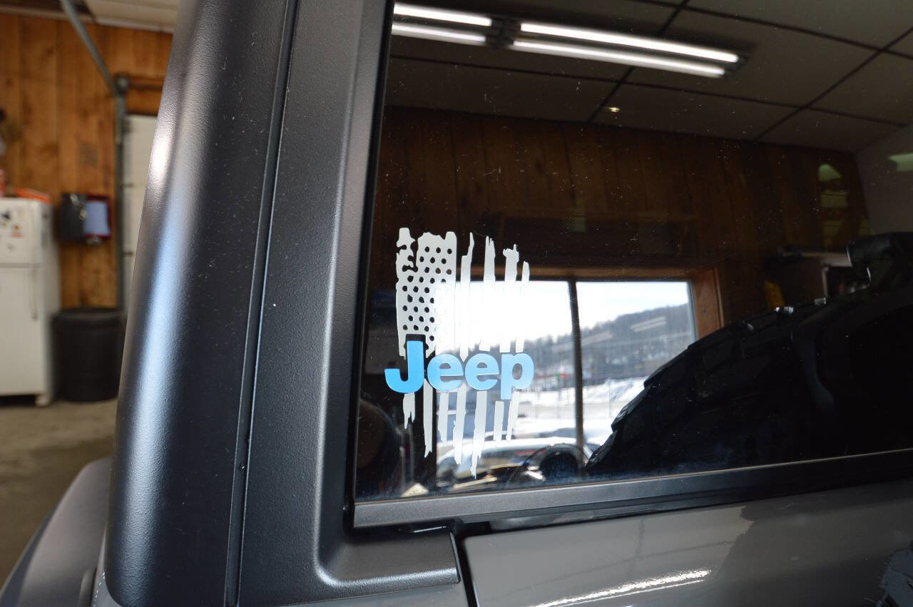 Used 2023 Jeep Wrangler Unlimited w/ Cold Weather Group image 24