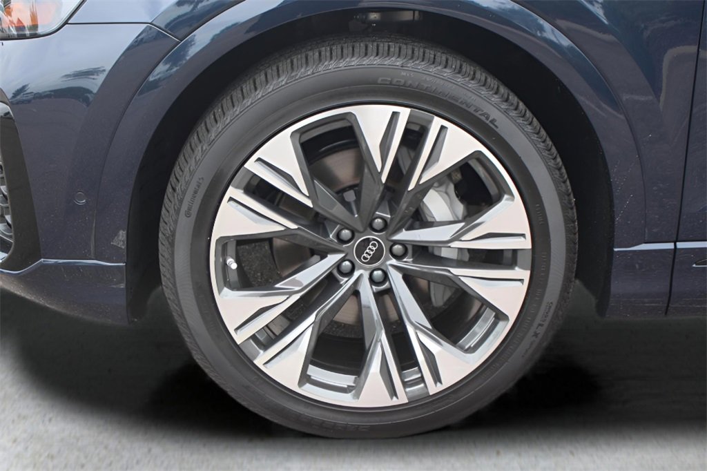 New 2025 Audi Q8 Prestige image 9