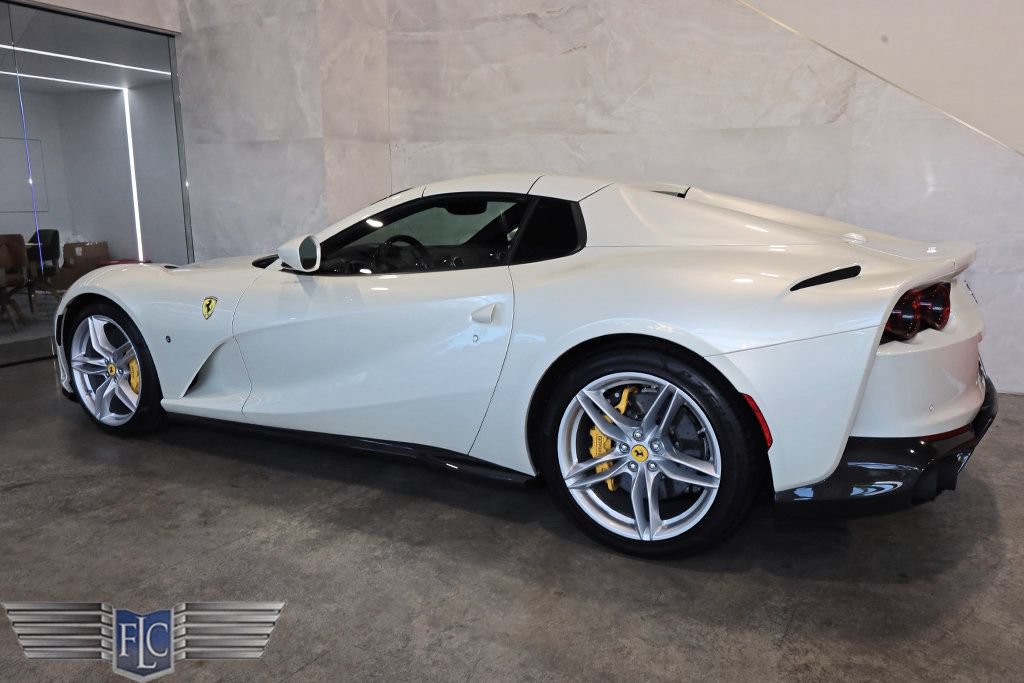 Used 2021 Ferrari 812 GTS RWD image 6