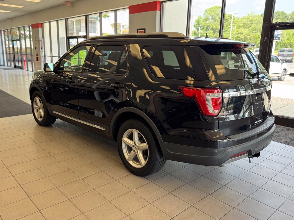 Used 2019 Ford Explorer XLT w/ Equipment Group 201A FWD image 4