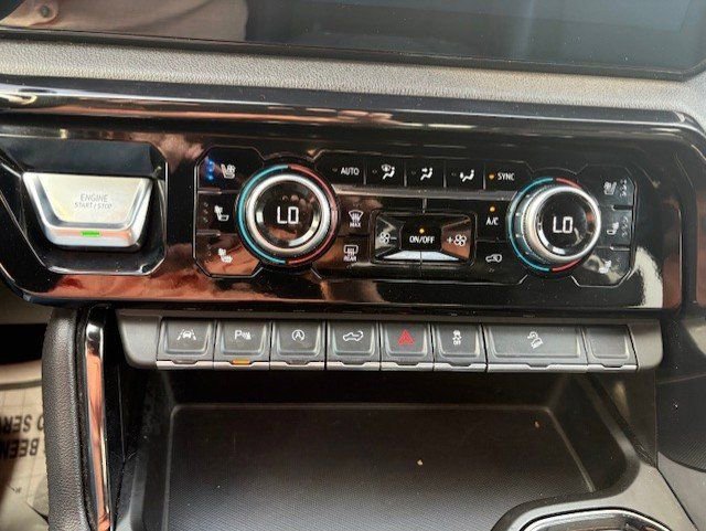 Used 2024 GMC Sierra 1500 AT4 w/ Technology Package image 14