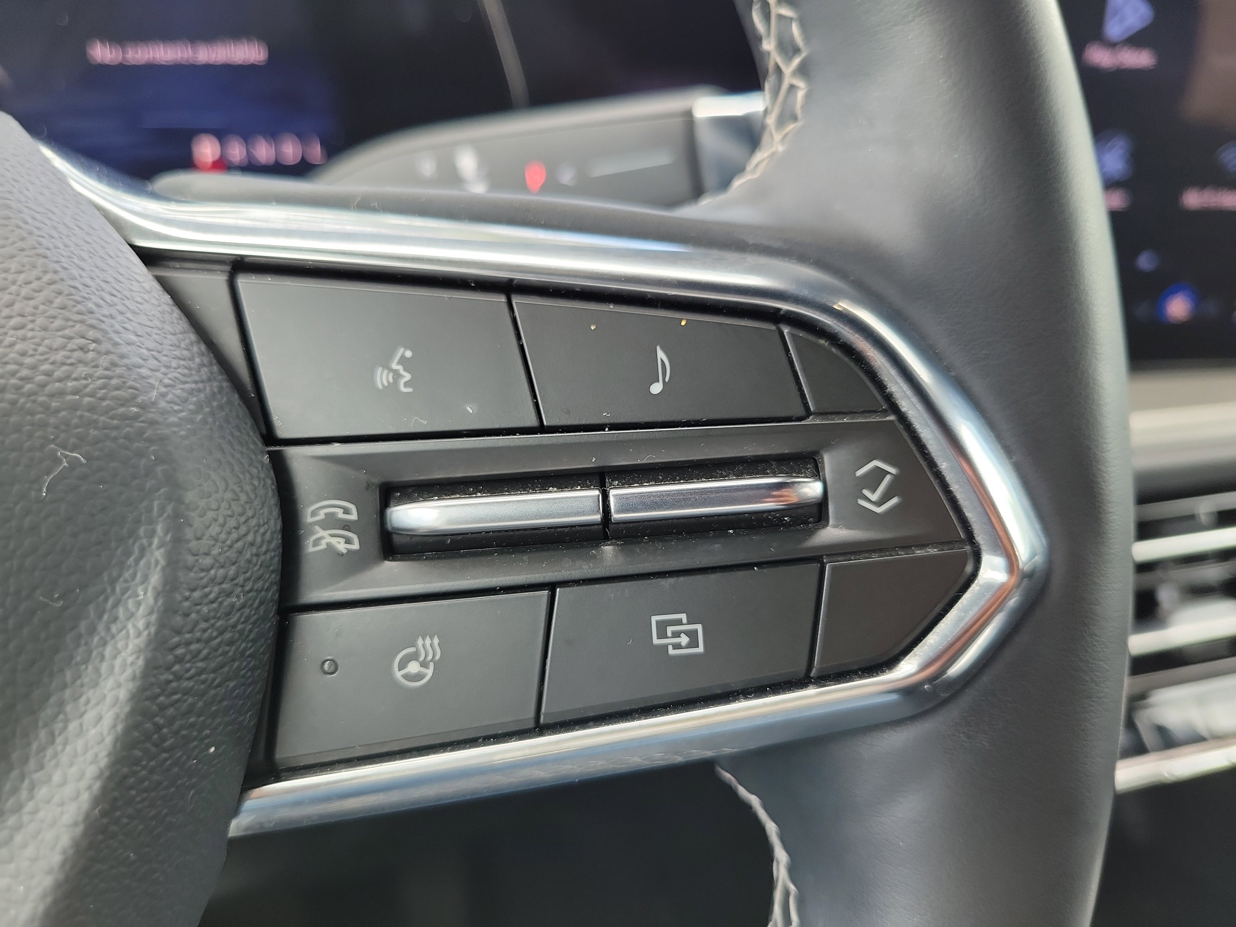 Used 2024 Chevrolet Traverse LS w/ Midnight/Sport Edition FWD image 20