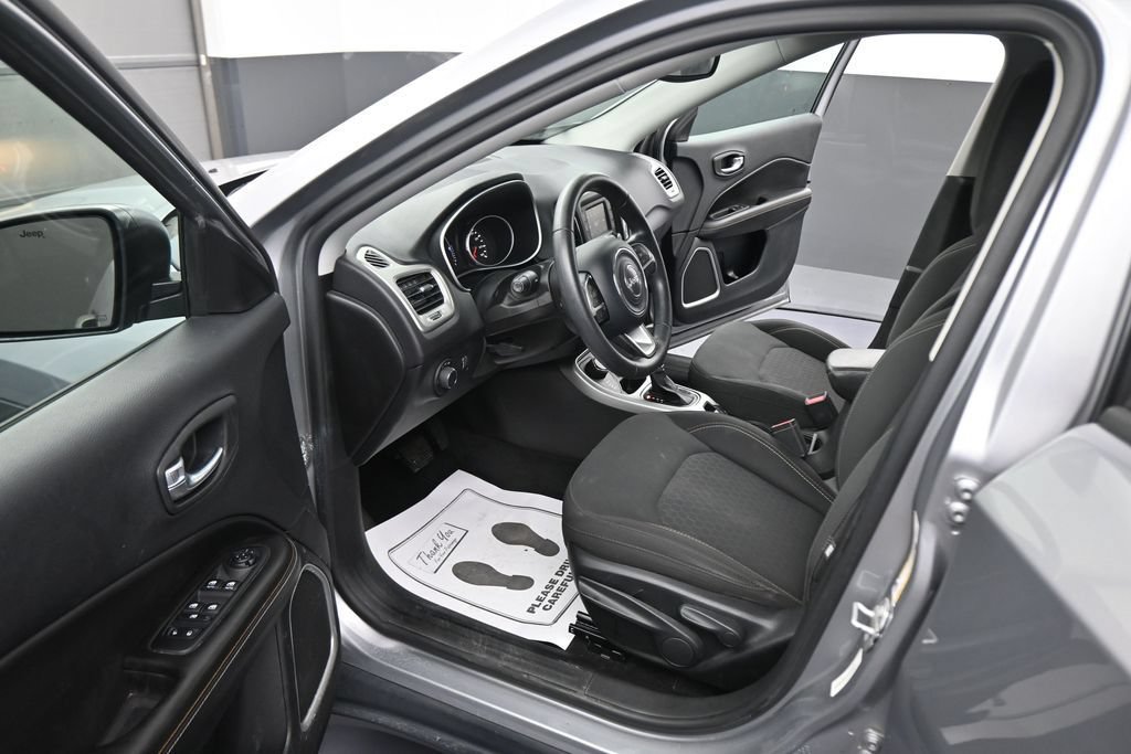 Used 2018 Jeep Compass Sport AWD/4WD image 40
