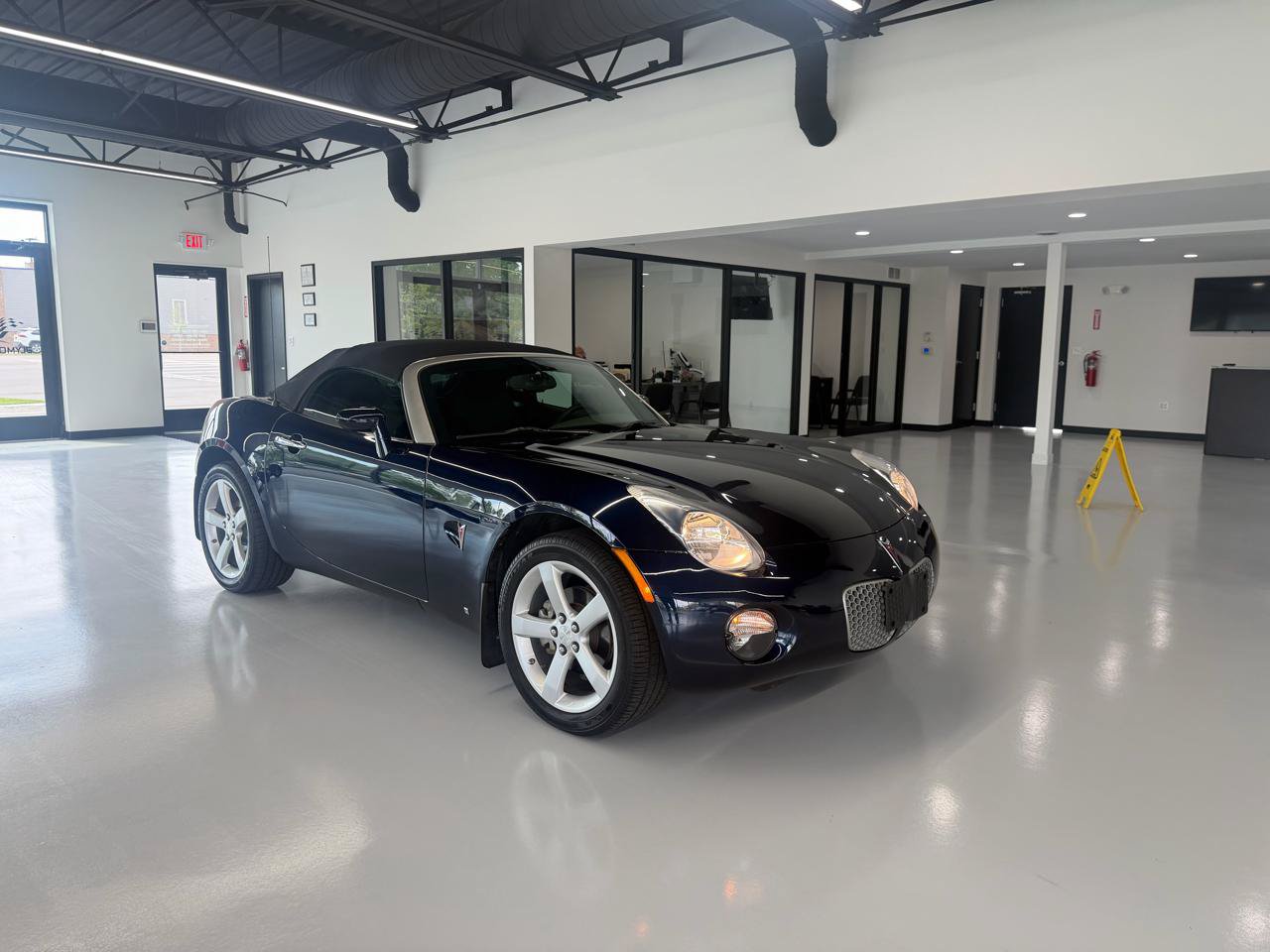Used 2008 Pontiac Solstice Convertible w/ Preferred Package