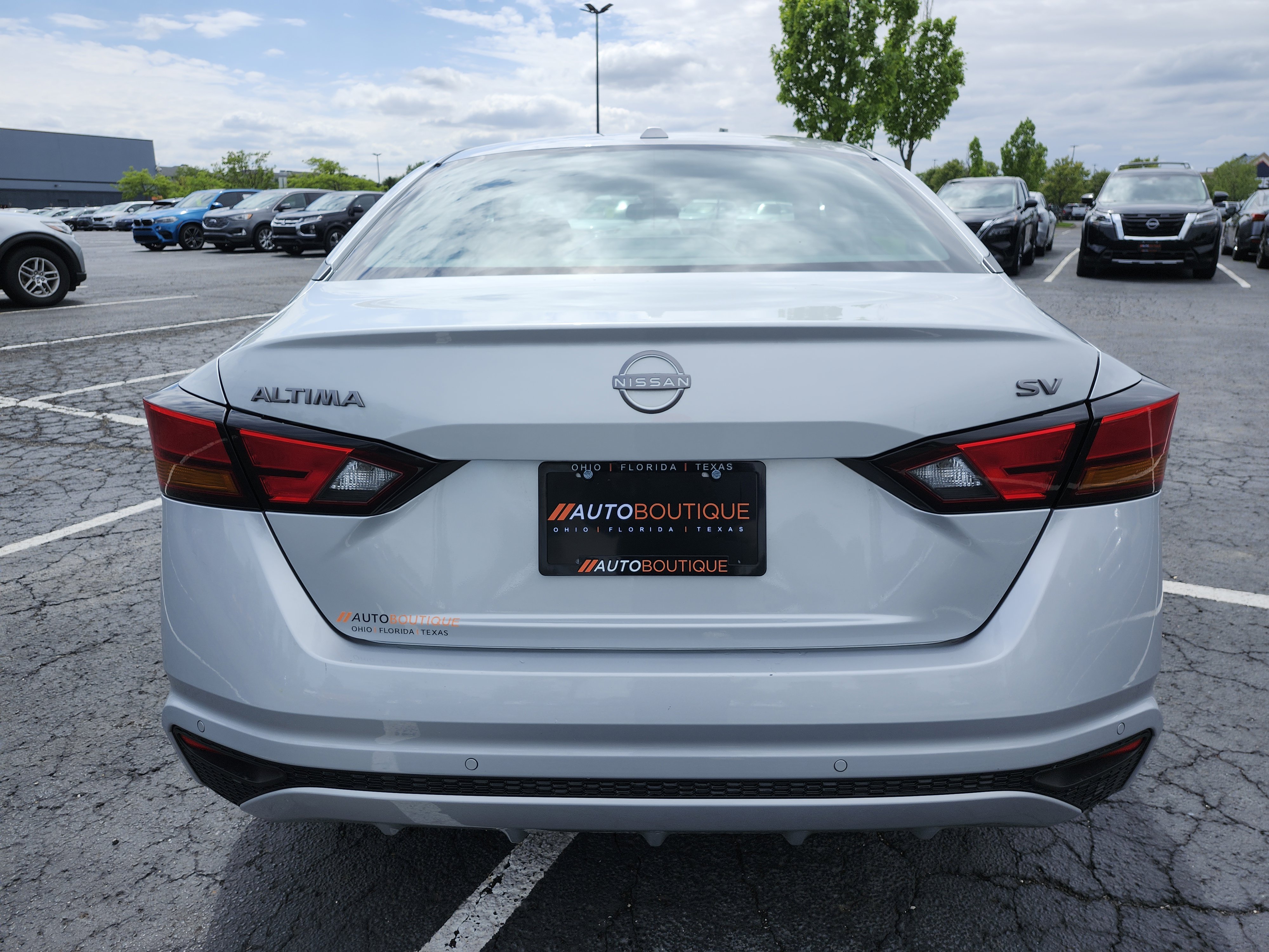 Used 2024 Nissan Altima 2.5 SV FWD image 14