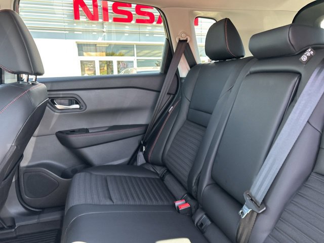 New 2027 Nissan Rogue SV AWD/4WD image 17