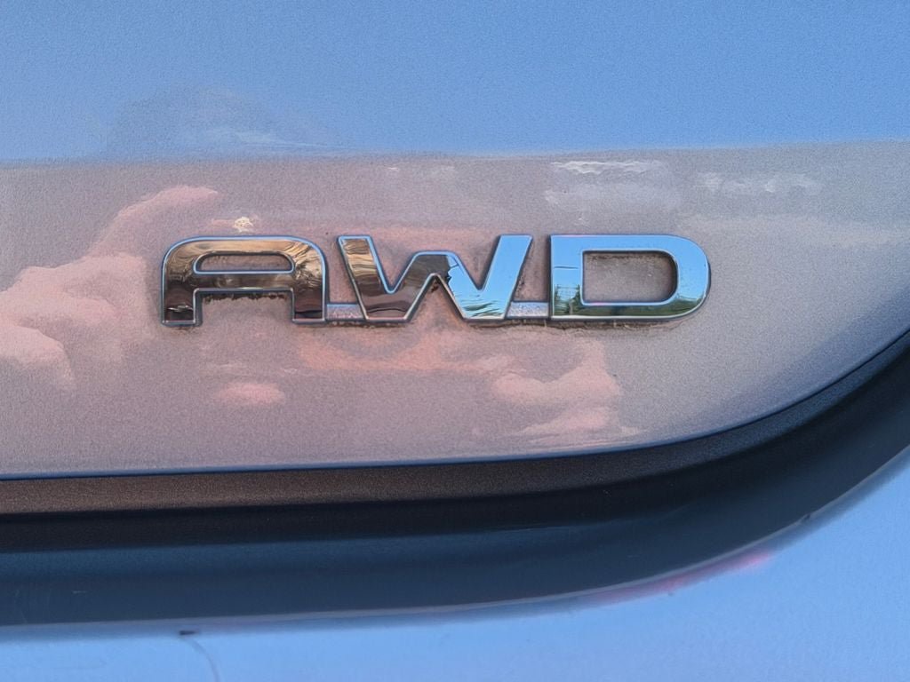 Used 2021 Toyota Highlander L AWD/4WD image 32