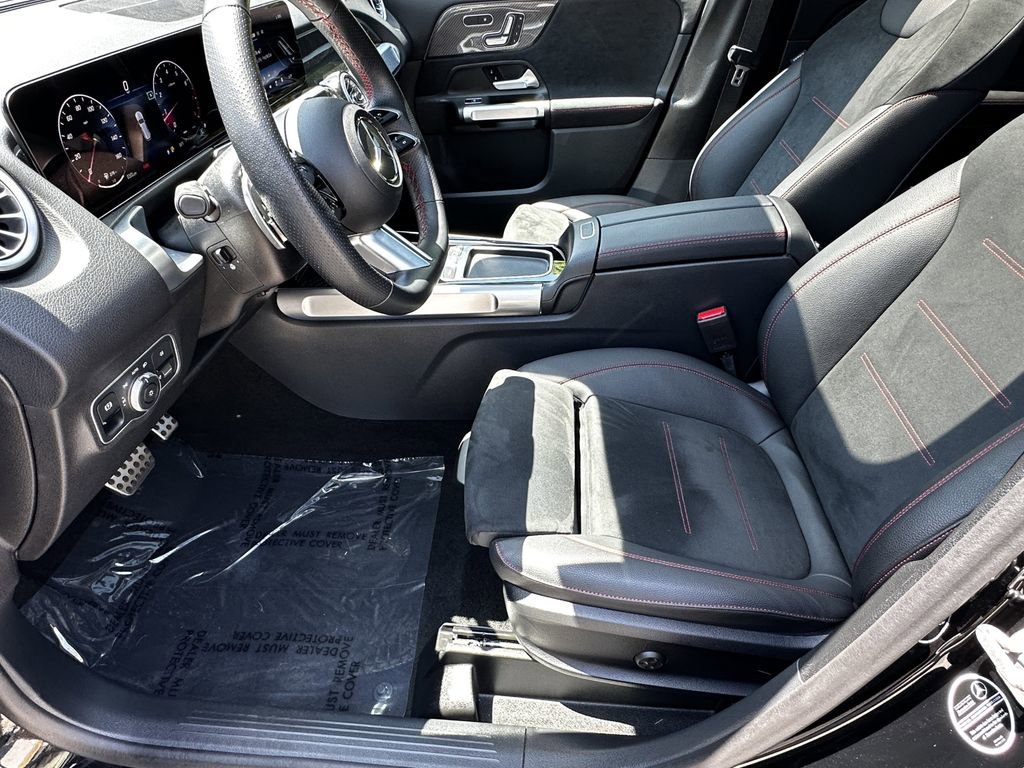 Certified 2025 Mercedes-Benz GLB 250 4MATIC image 10