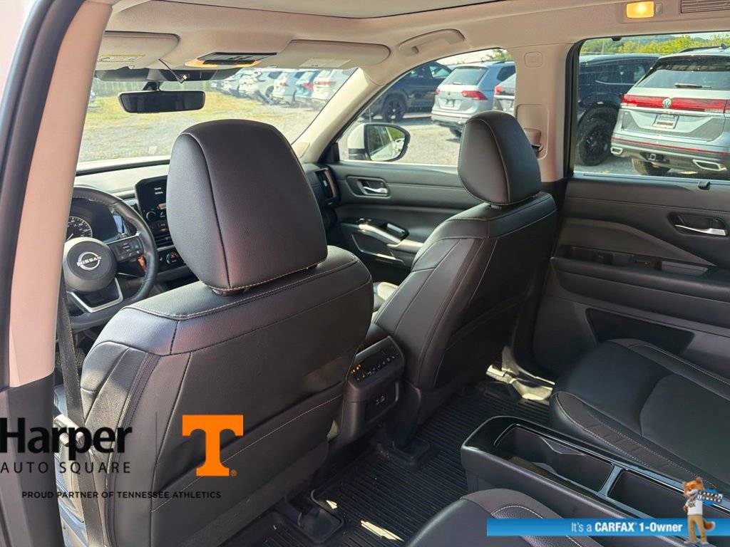Used 2023 Nissan Pathfinder SL w/ SL Premium Package AWD/4WD image 11