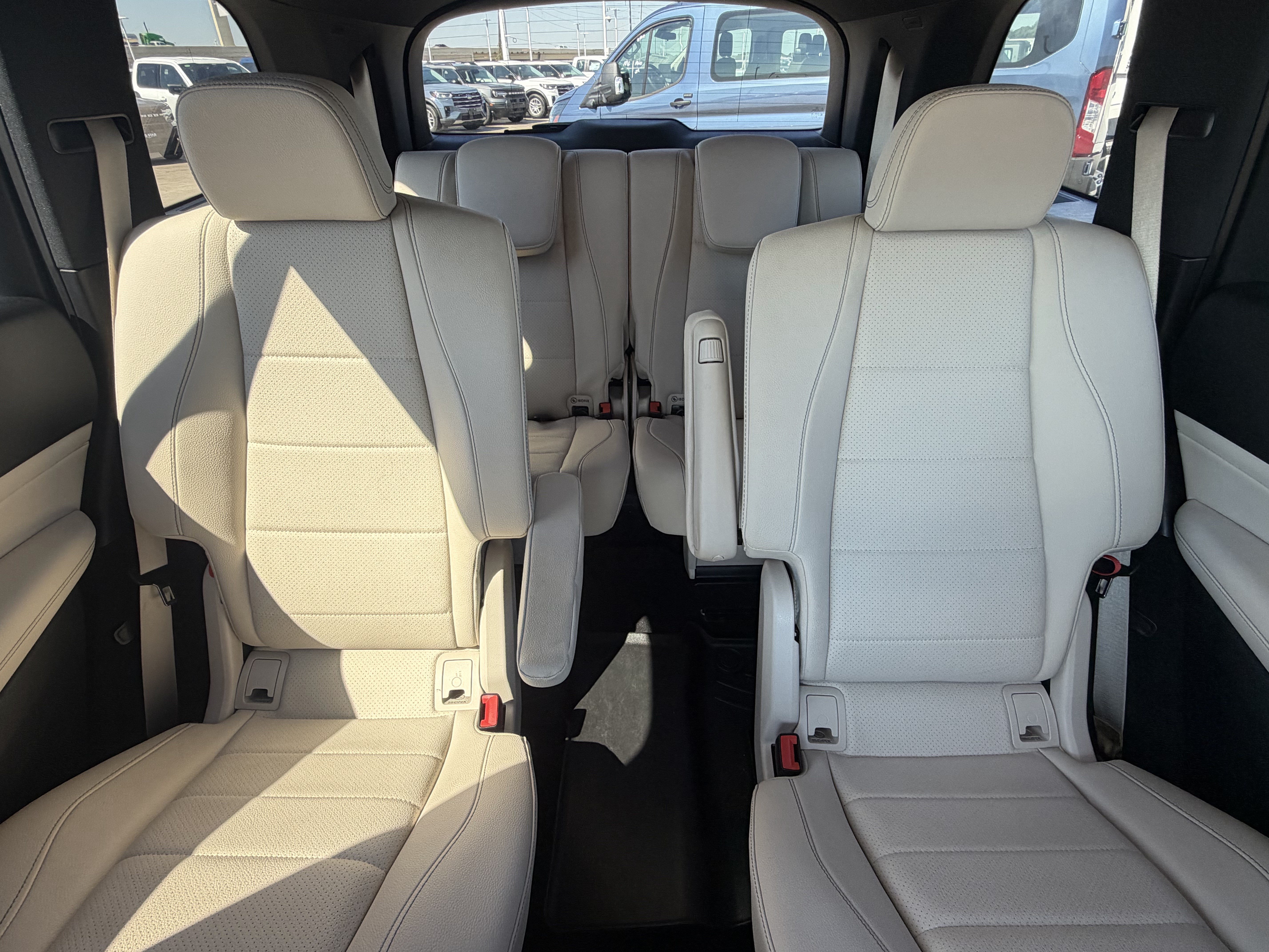 Used 2025 Mercedes-Benz GLS 450 4MATIC image 19
