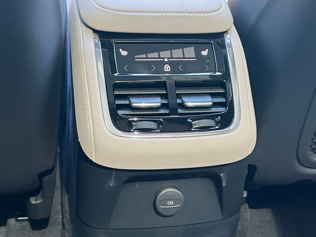 New 2026 Volvo XC90 T8 Ultra w/ Lounge Package AWD/4WD image 37