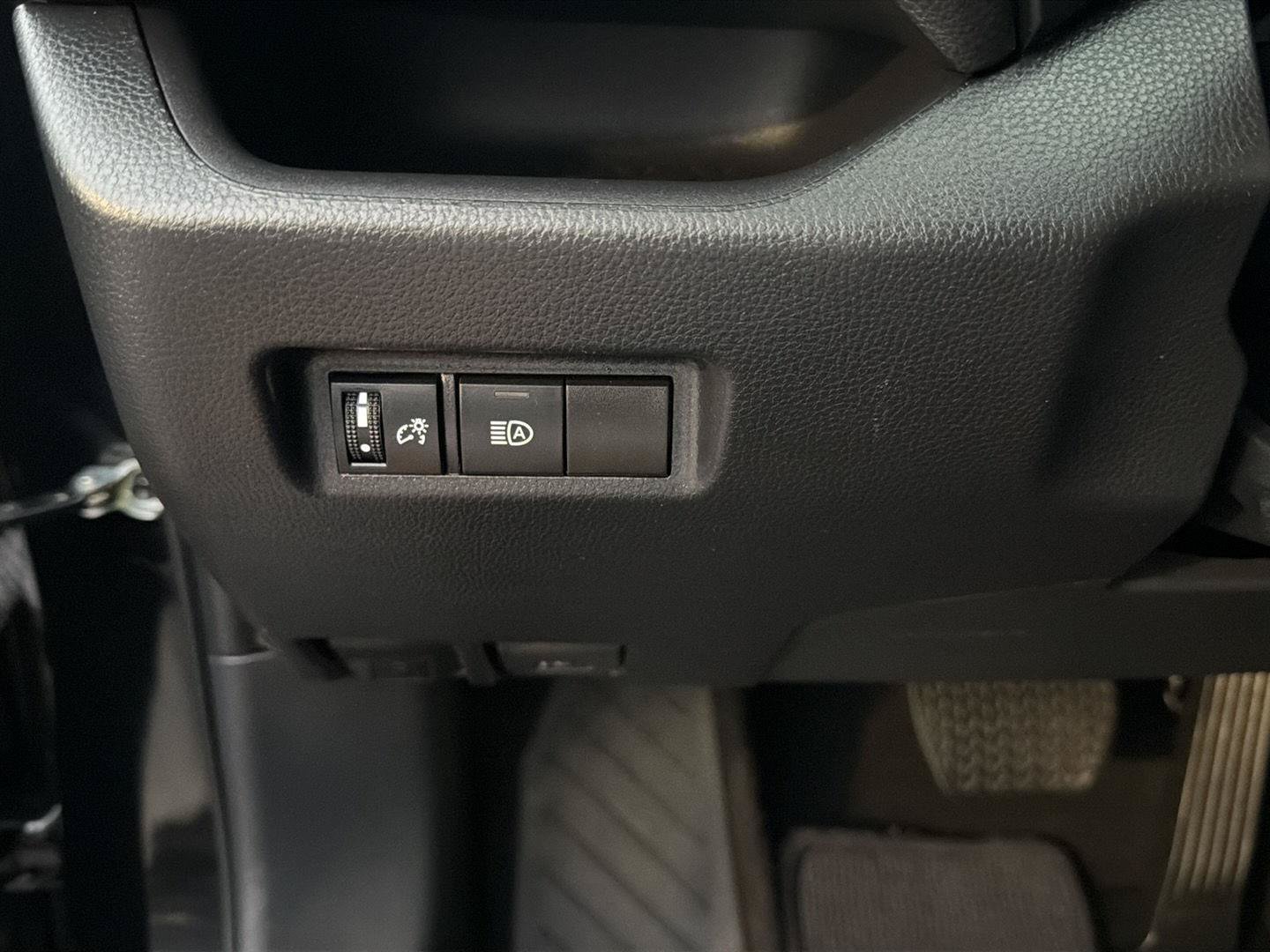 Certified 2023 Toyota RAV4 XLE FWD image 19