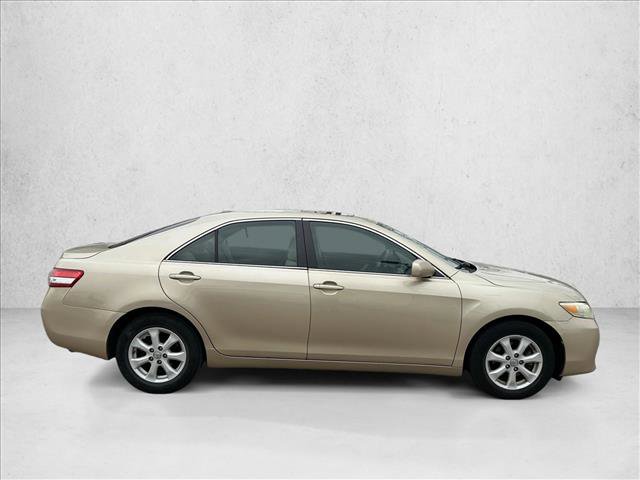 Used 2010 Toyota Camry LE image 5