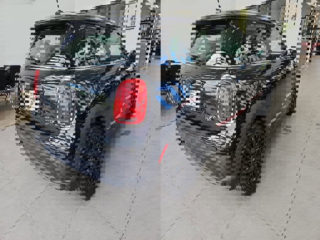 Certified 2023 MINI Cooper 2-Door Hardtop image 3